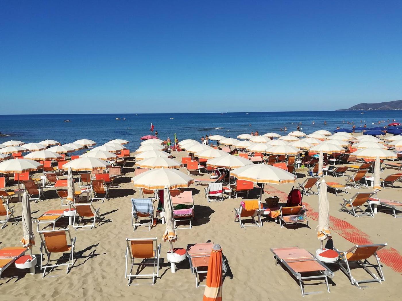 Hotel E Residence Il Faro Acciaroli Zewnętrze zdjęcie
