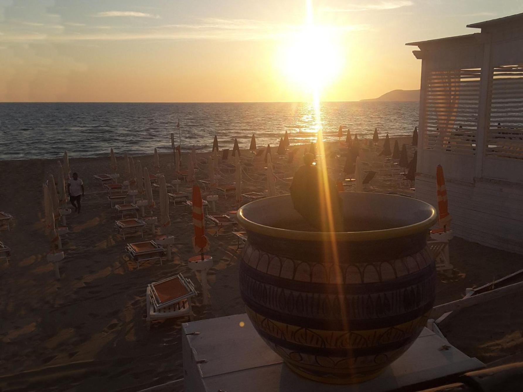 Hotel E Residence Il Faro Acciaroli Zewnętrze zdjęcie